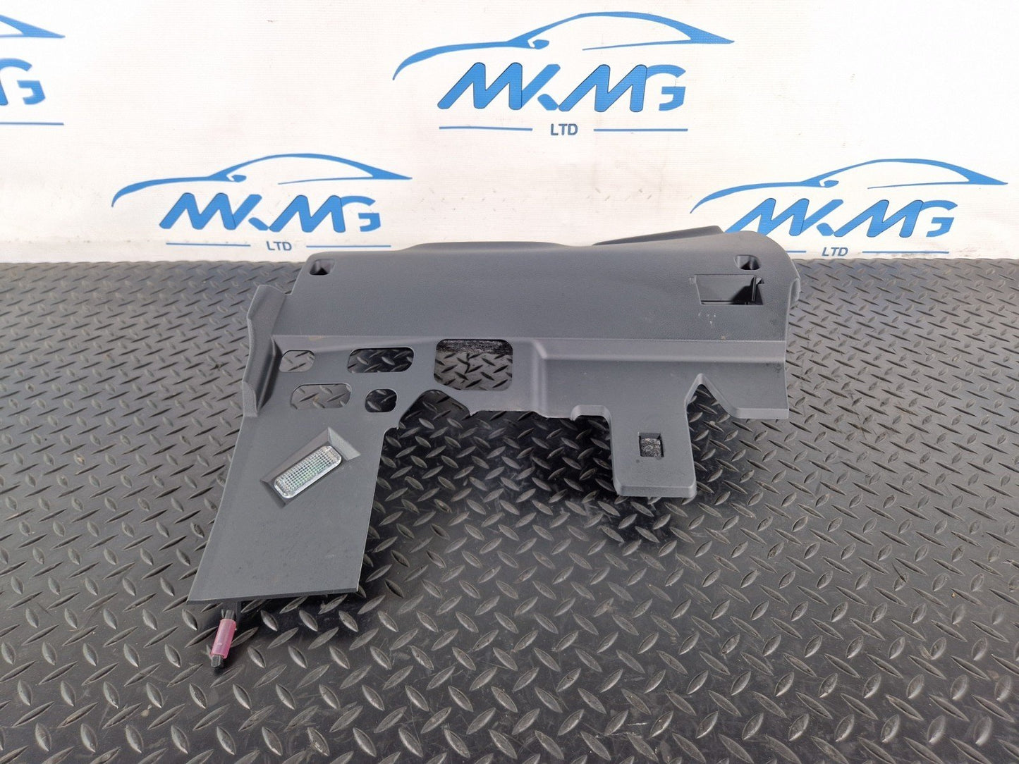 12-18 AUDI A6 C7 GENUINE O/S/F RIGHT DASHBOARD LOWER TRIM 4G2863076