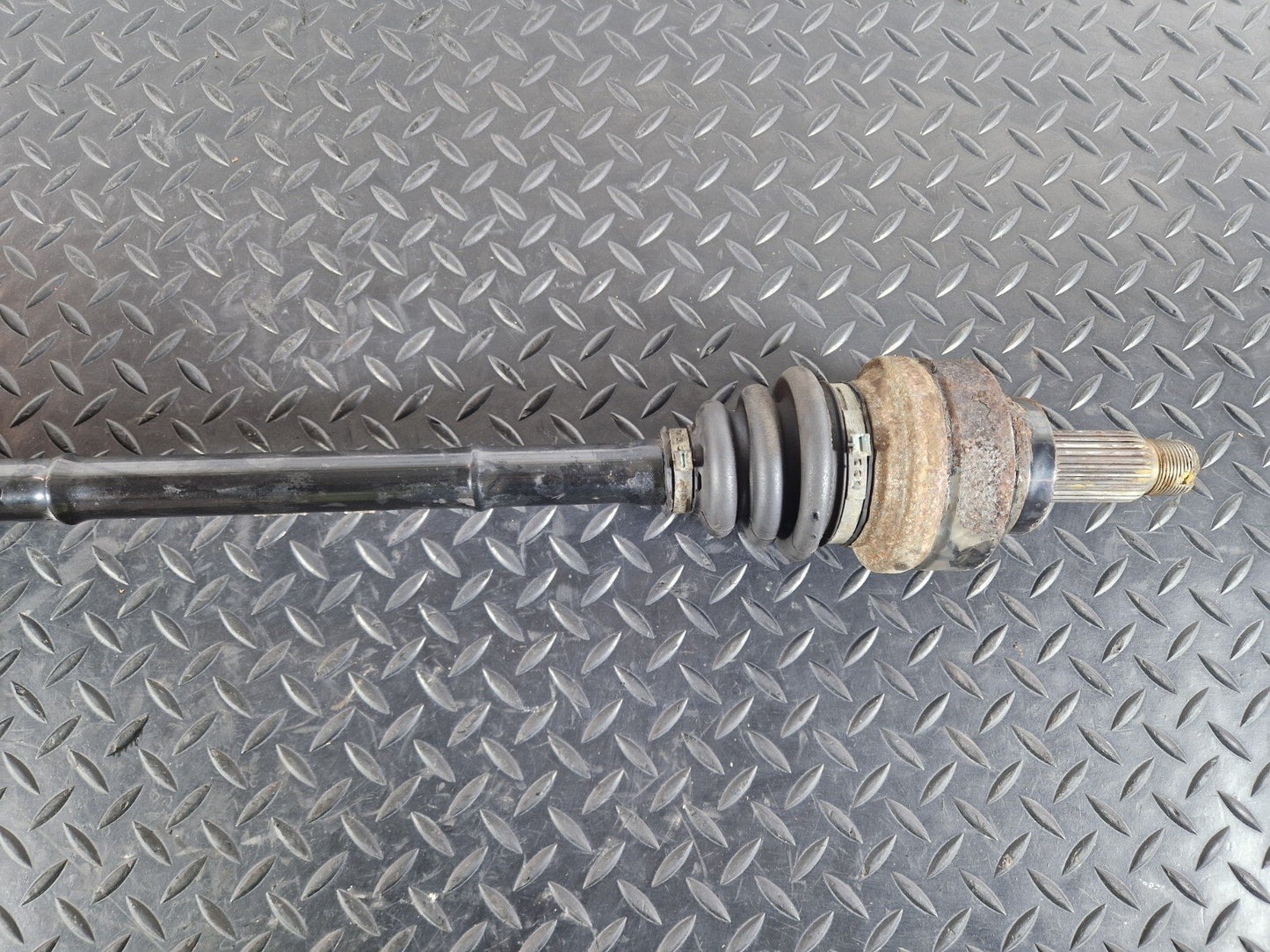 12-18 BMW 3 SERIES F30 F31 LCI LEFT SIDE REAR DRIVESHAFT 8680347
