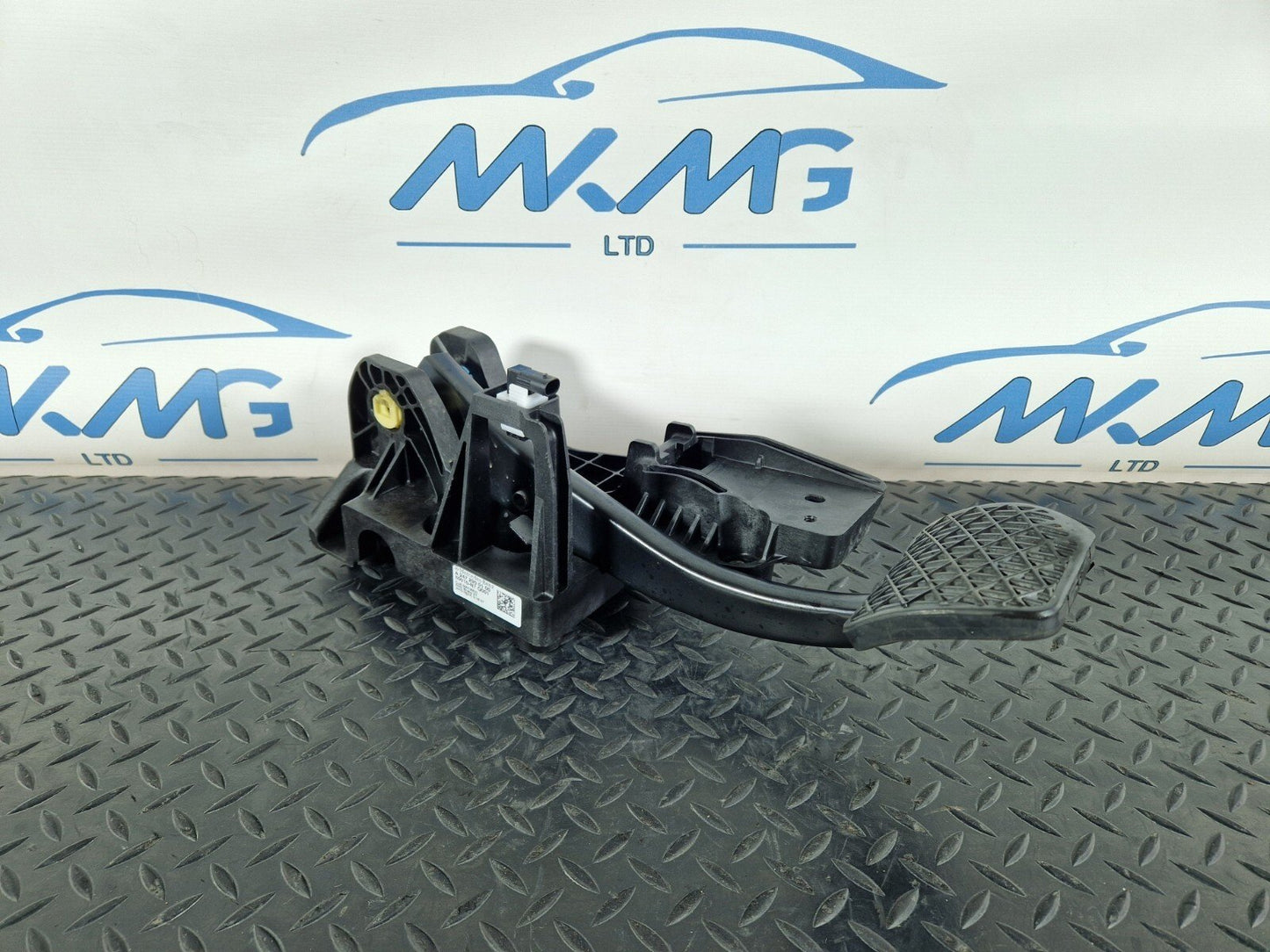 19-ON MERCEDES BENZ A CLASS W177 GENUINE BRAKE PEDAL ASSEMBLY A2472900100
