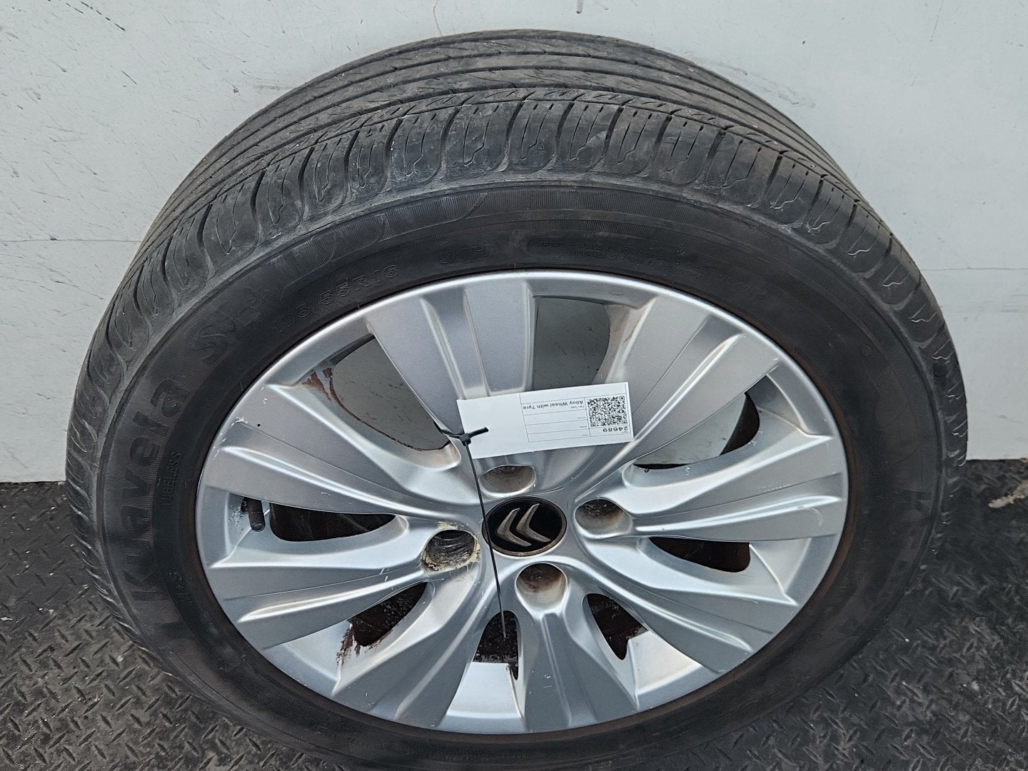 Citroen C3 Picasso MK1 16" Alloy Wheel with Tyre 195/55/16 ~4mm