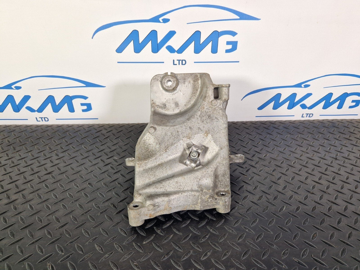 14-21 MERCEDES BENZ C200d W205 OEM ENGINE BRACKET MOUNT RIGHT O/S A6262230000