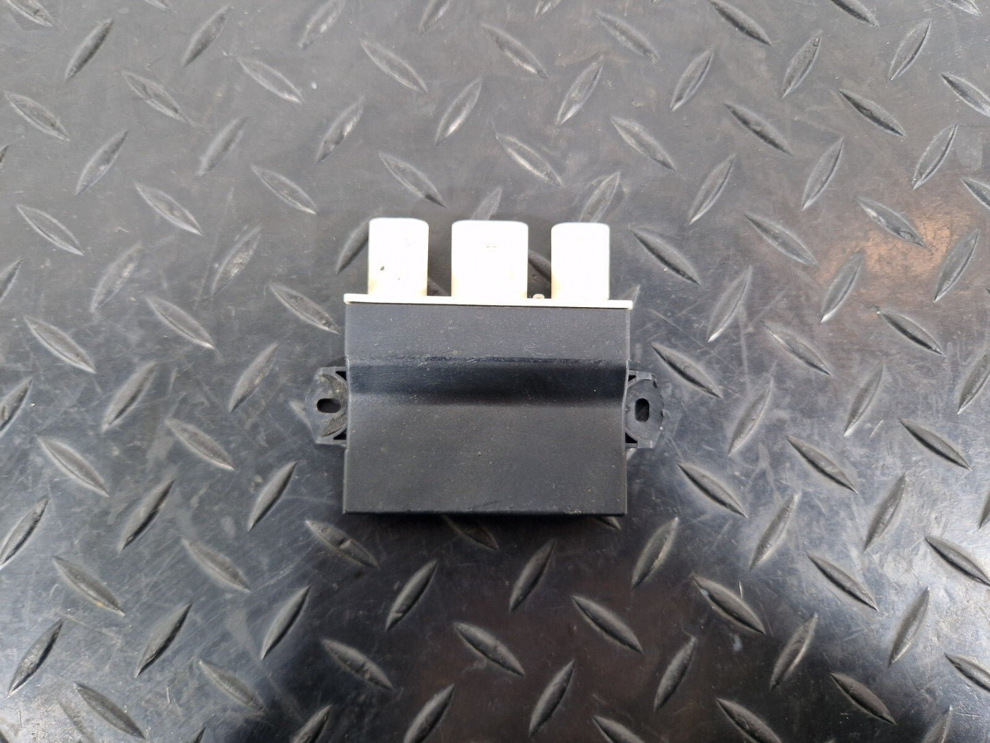 18-ON MERCEDES BENZ SPRINTER W209 REAR PARKING SENSOR ECU MODULE A2059052110