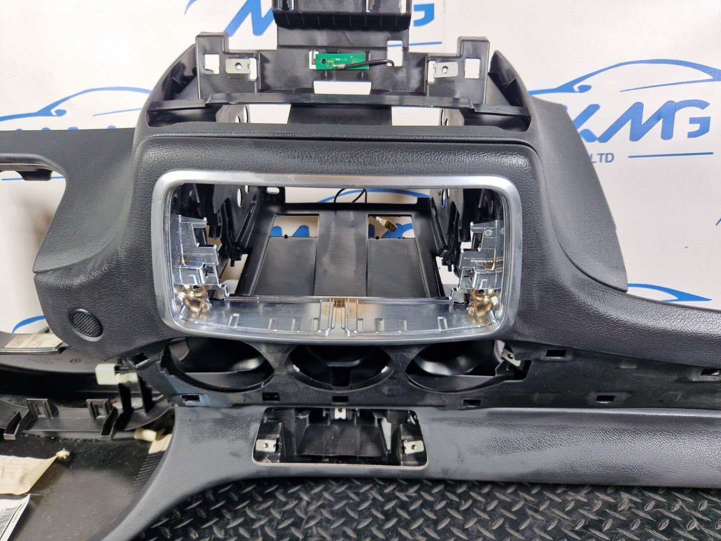 14-20 MERCEDES BENZ GLA X156 GENUINE COMPLETE DASHBOARD WITH A-BAG