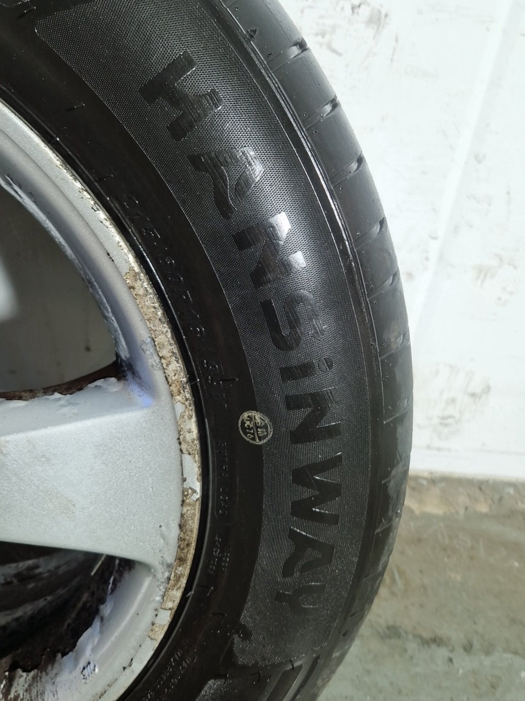 Toyota Estima MK2 (ACR30) 16" Alloy Wheel with Tyre 215/60/16 6mm