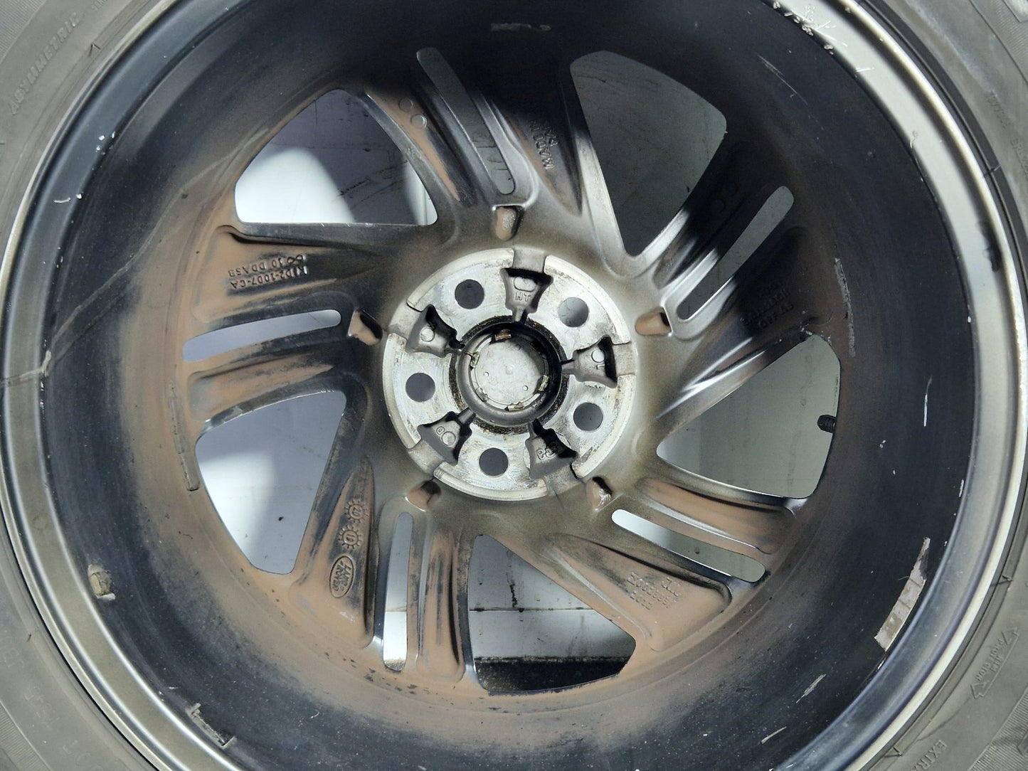 Land Rover Evoque L551 18" Alloy Wheel With Tyre 235/60/18 ~4mm K8D2-1007-CA