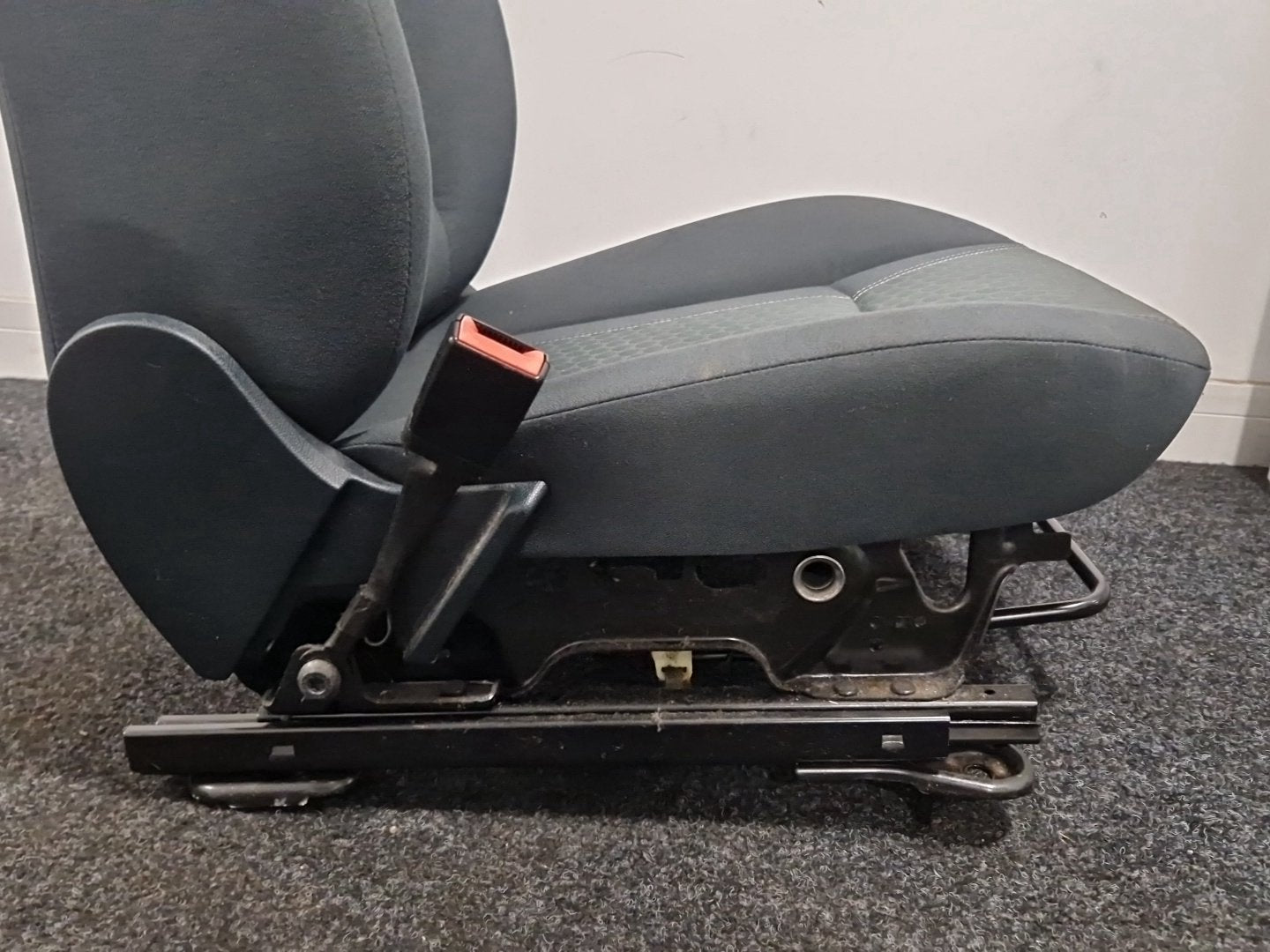 Ford Fiesta MK7 (B299) Hatchback Left Front Seat
