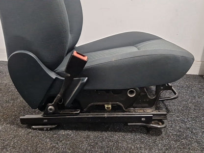 Ford Fiesta MK7 (B299) Hatchback Left Front Seat