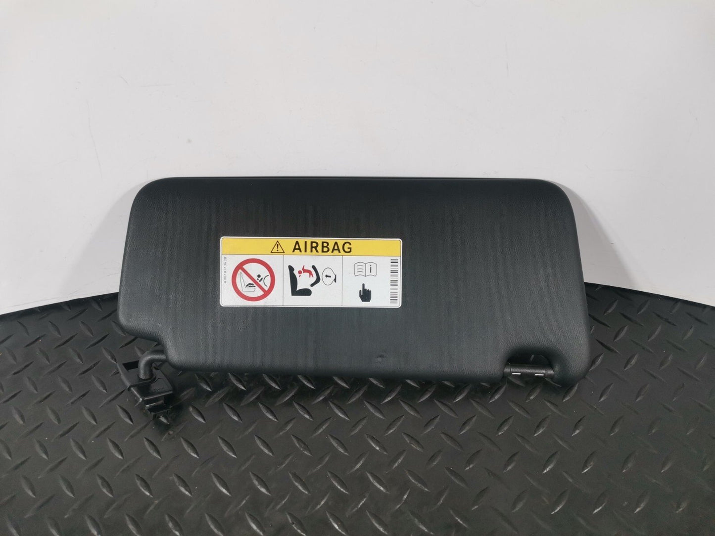 12-18 MERCEDES A CLA-W176 C117 GENUINE FRONT LEFT N/S SUN VISOR A1768100110