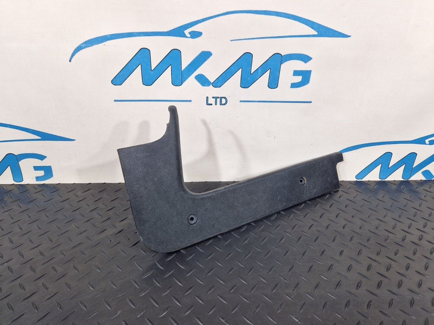 18-ON MERCEDES SPRINTER W907 W910 FRONT RIGHT DOOR ENTRANCE TRIM A9106863400