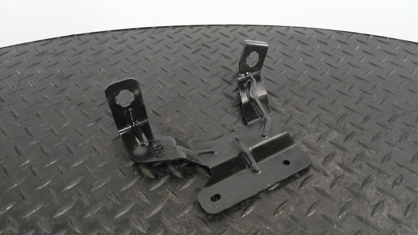 16-19 AUDI A4 B9 S-LINE GENUINE 2.0TDI EXPANSION COLLANT TANK BRACKET 8W0121232F