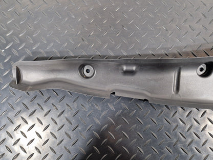 16-19 AUDI A4 B9 GENUINE FRONT RIGHT WING FILLER INSULATOR 8W0821112