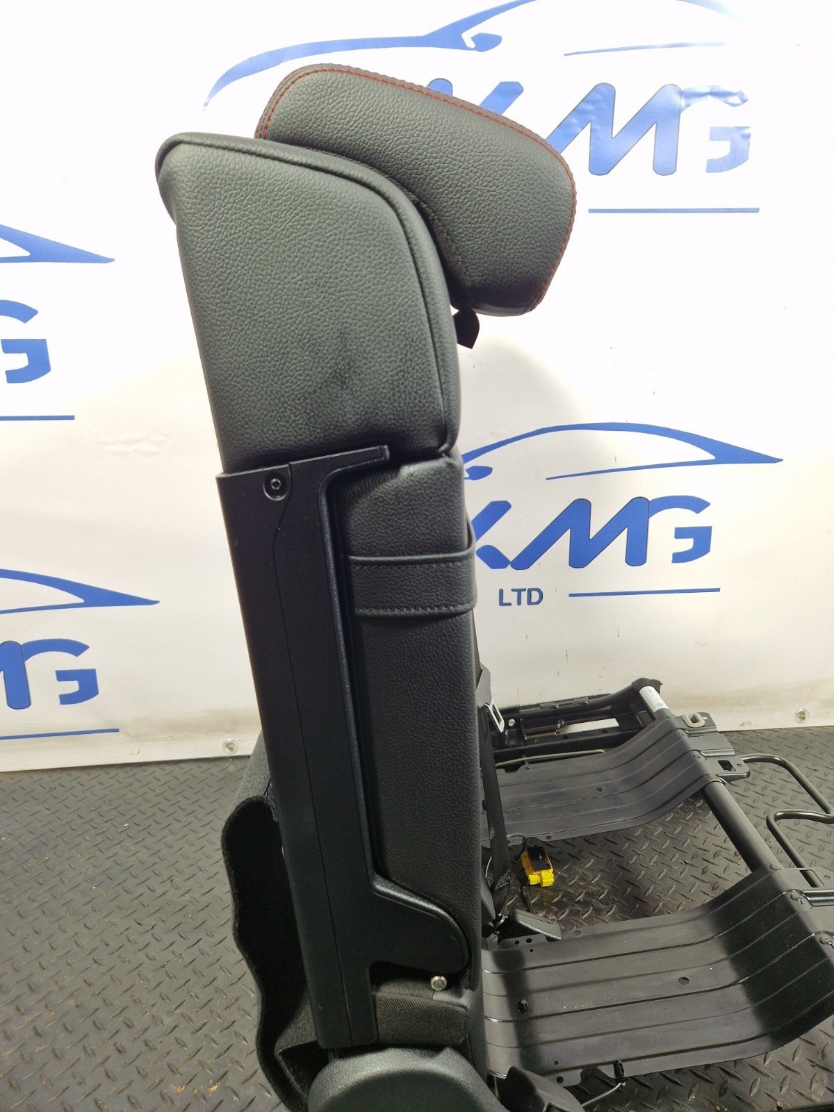 19-ON MERCEDES BENZ B CLASS W247 REAR LEFT N/S DOUBLE SEAT WITH BENCH BRACKET