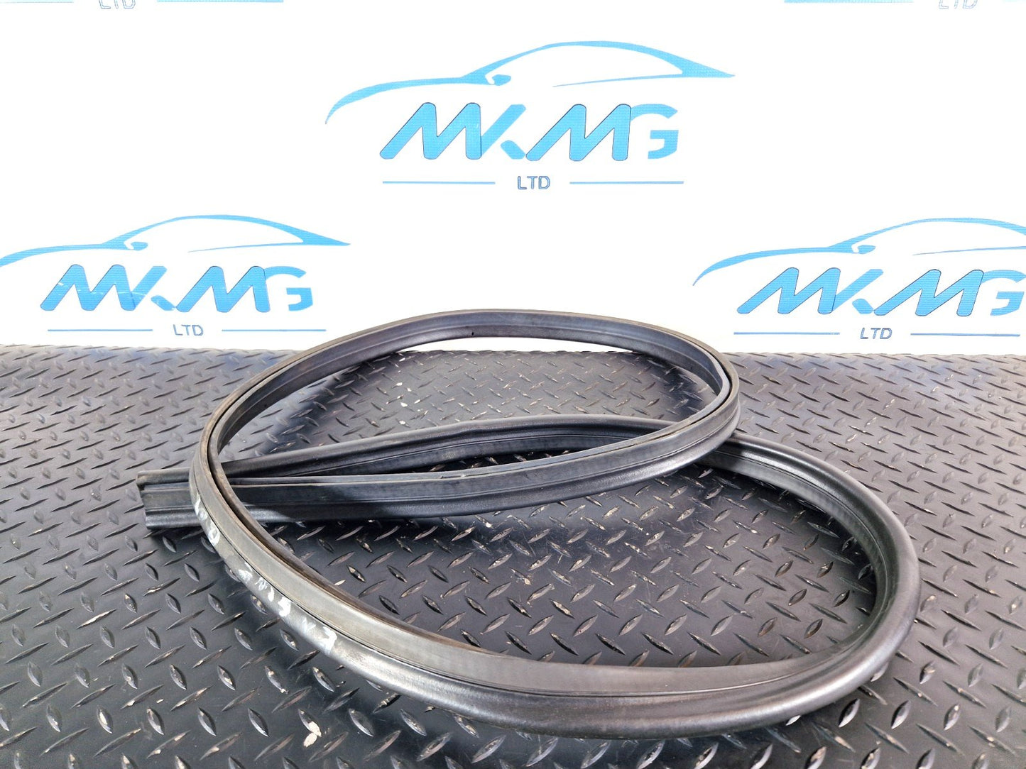 11-19 MERCEDES BENZ ML W166 GENUINE ENGINE BONNET HOOD GASKET SEAL
