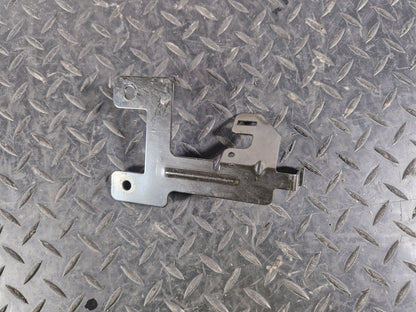 19-ON MERCEDES BENZ CLA C118 GENUINE EXTERIOR BRACKET A2475011000