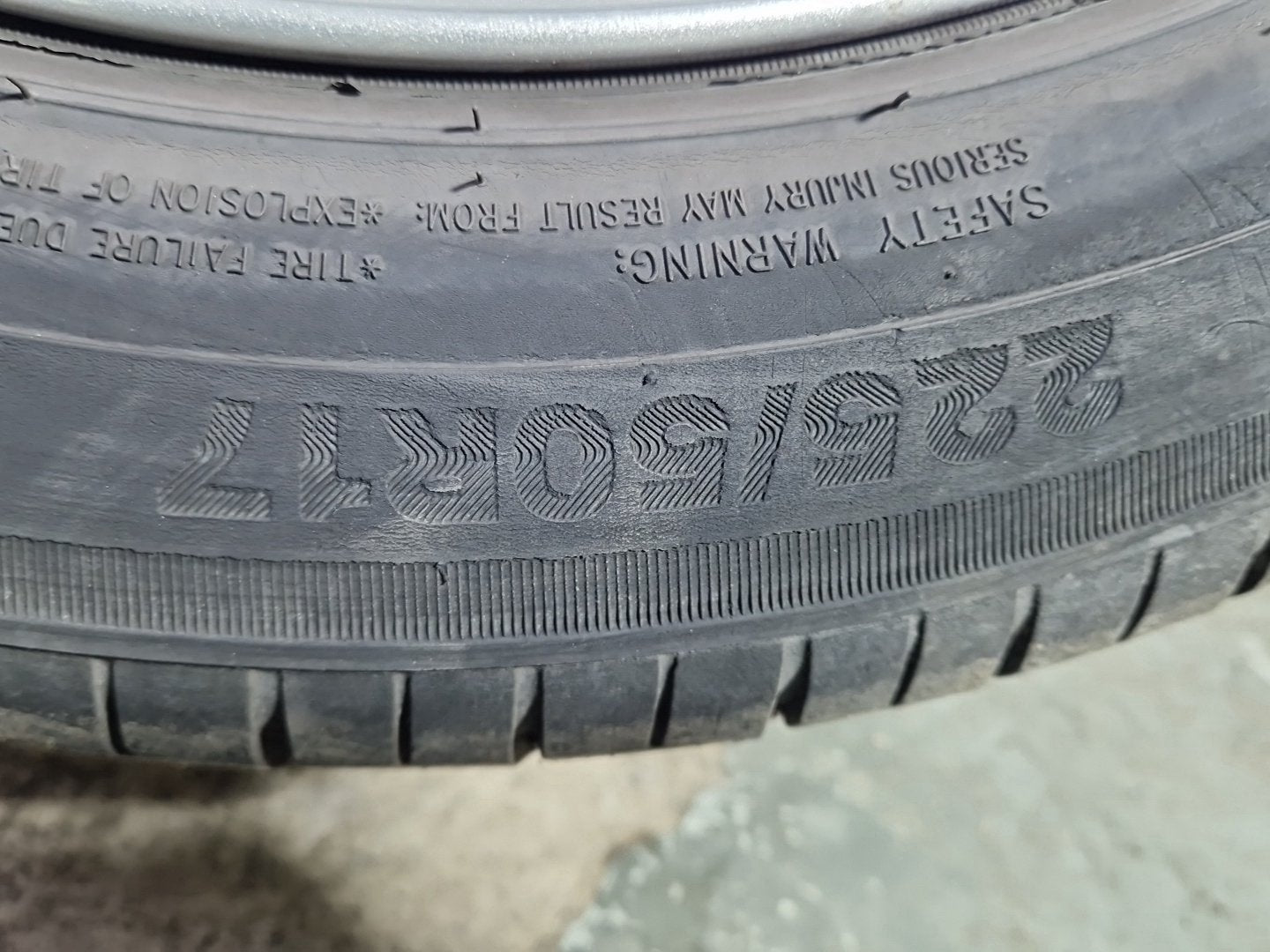 Volvo V70 MK3 17" Alloy Wheel with Tyre 225/50/17 6mm