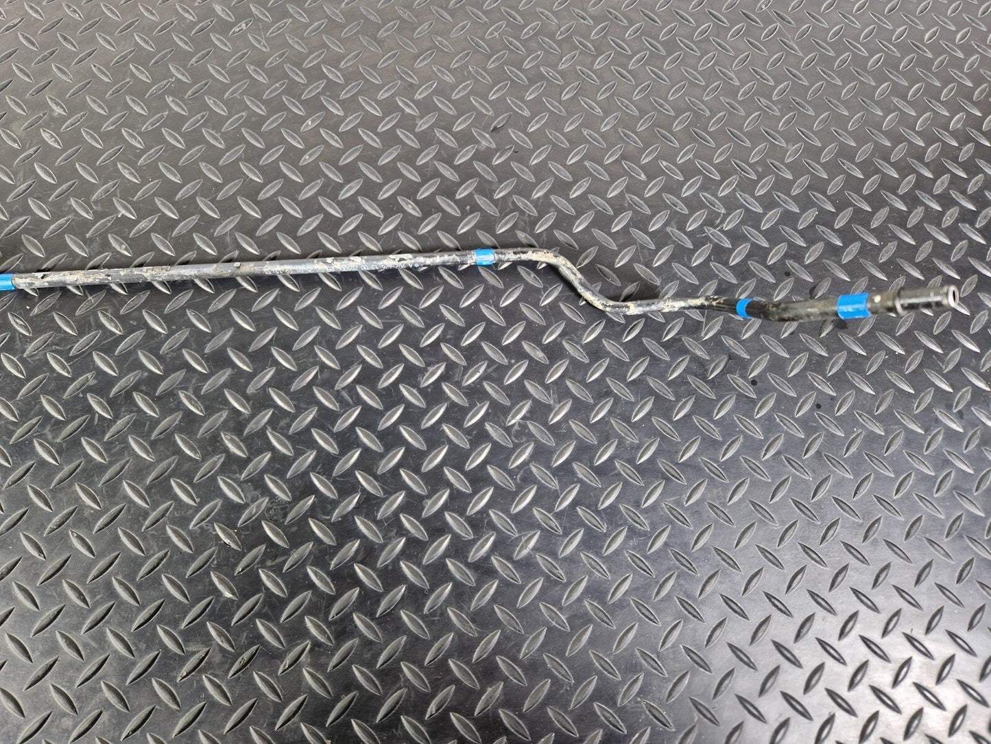18-ON MERCEDES BENZ SPRINTER W907 2.1 GENUINE FUEL RETURN LINE A9074761300