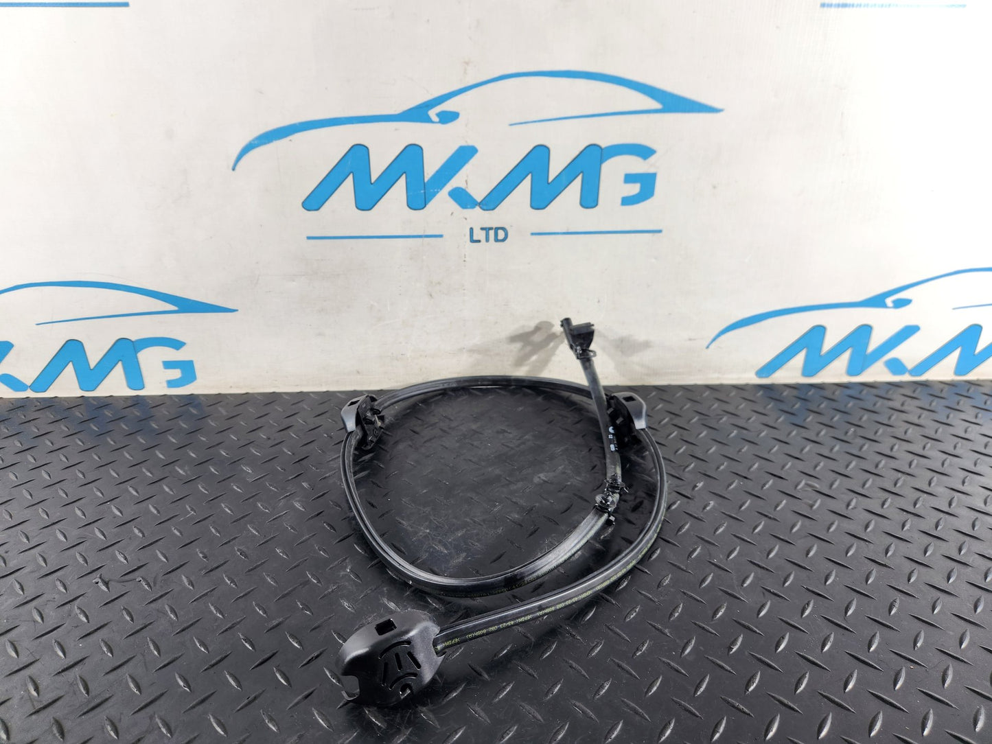 BMW 118i F40 Hatchback Genuine Windscreen Washer Nozzle Chain System 7453968
