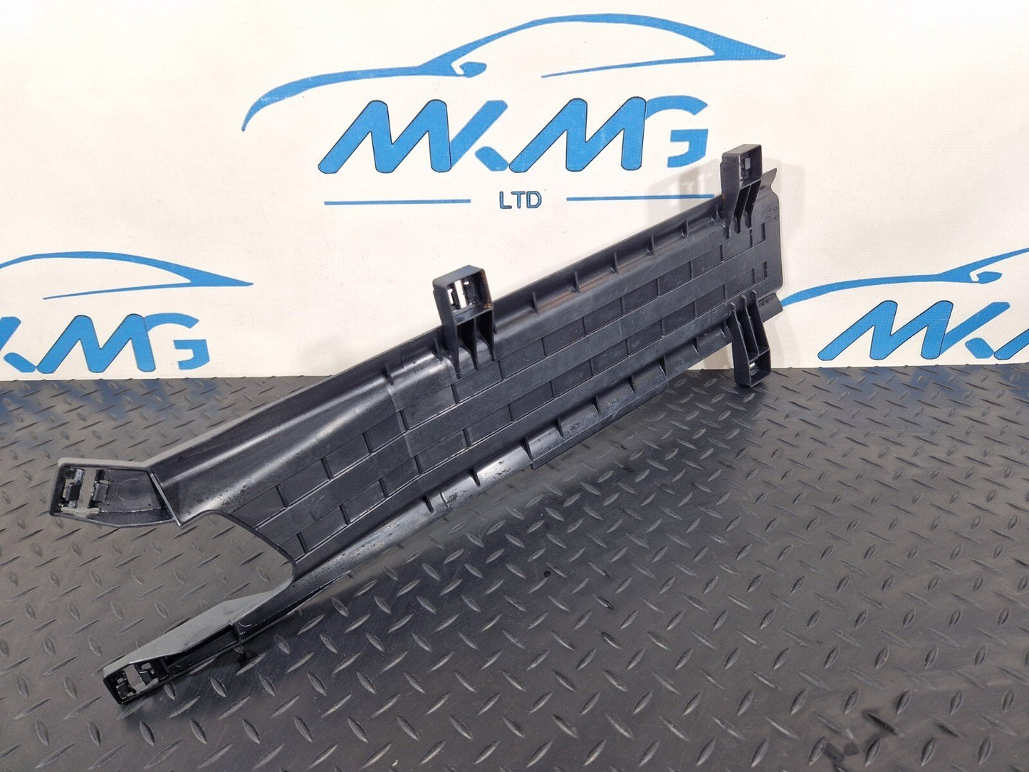 18-ON MERCEDES BENZ SPRINTER W907 W910 2.2 CDI CABLE DUCT COVER A9105460000