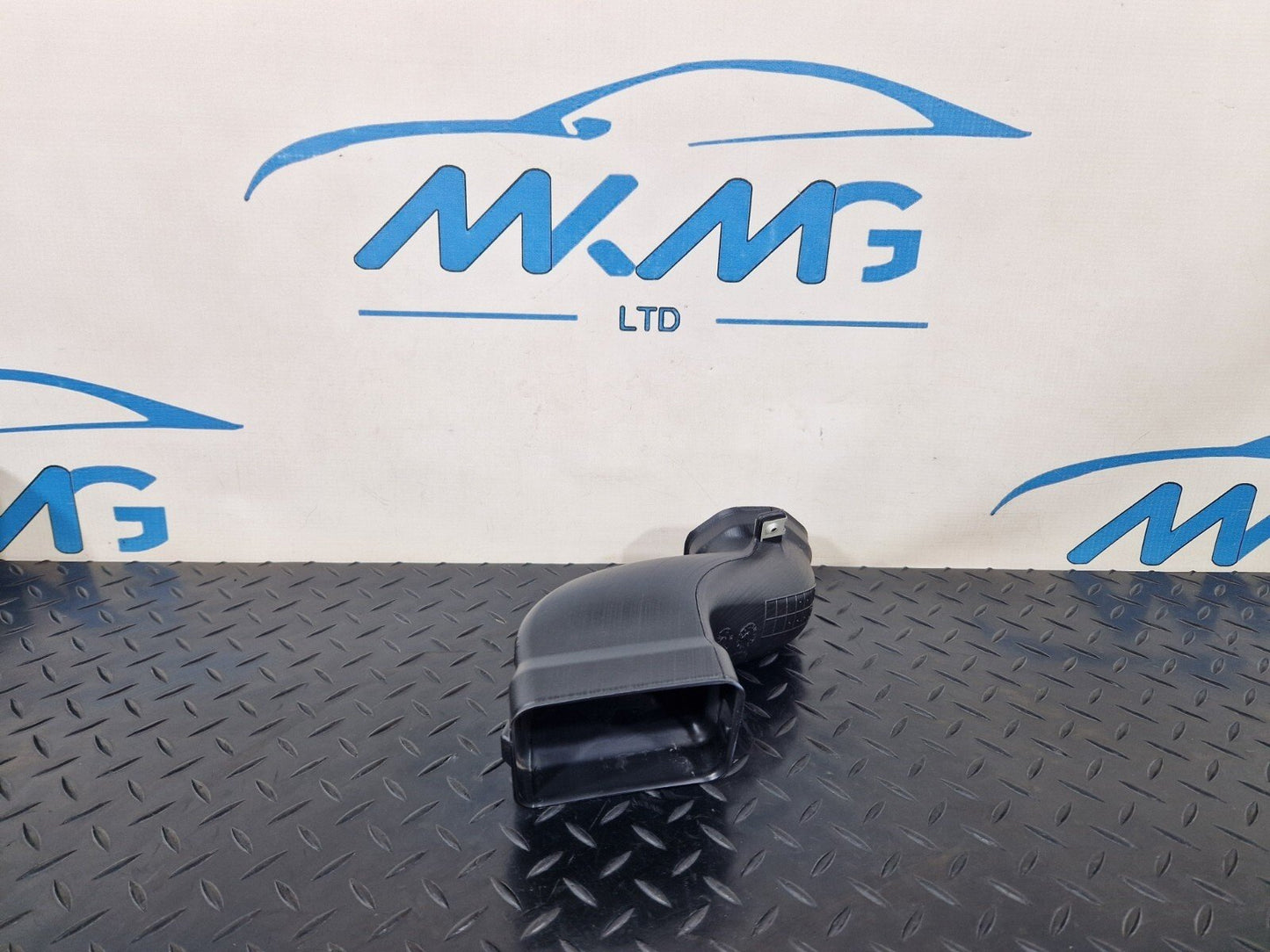 18-ON MERCEDES BENZ SPRINTER W907 OEM CABIN AIR DUCT CHANNEL A9078304301