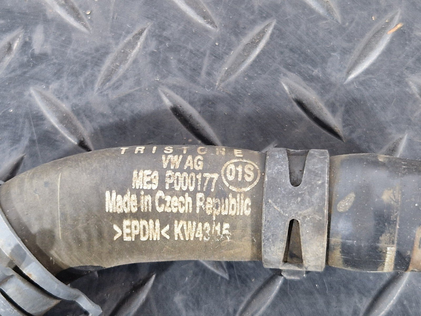 16-19 AUDI A4 B9 ENGINE WATER COOLANT PIPE ME9 P000177