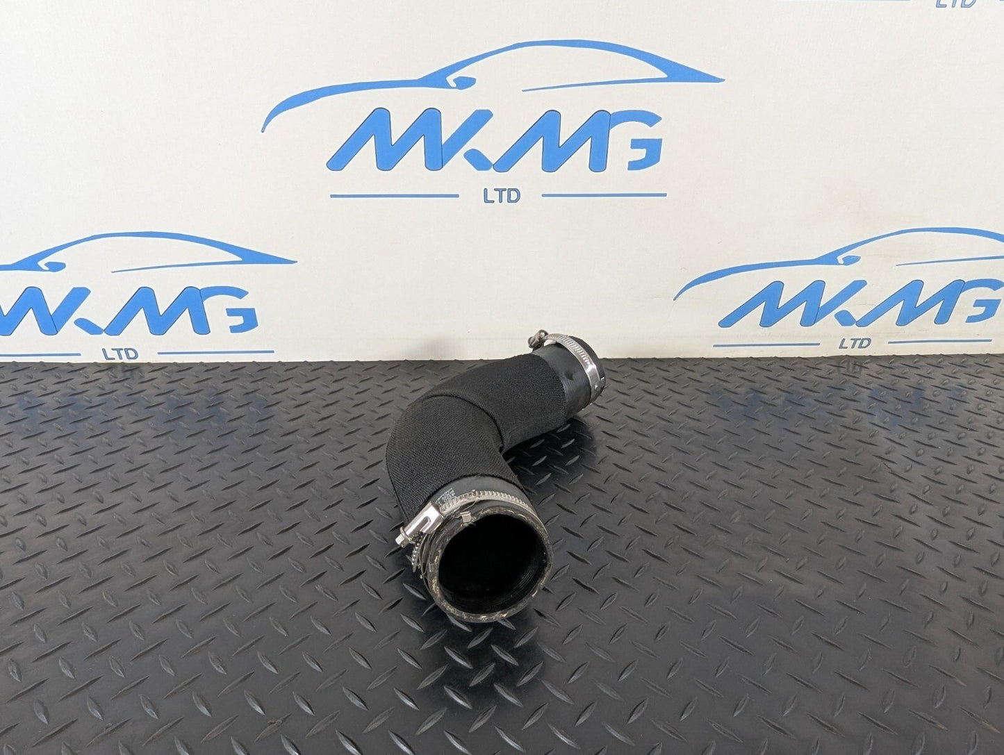 12-18 AUDI A6 C7 GENUINE INTERCOOLER PIPE & AIR FLOW SENSOR 4G0145737AG