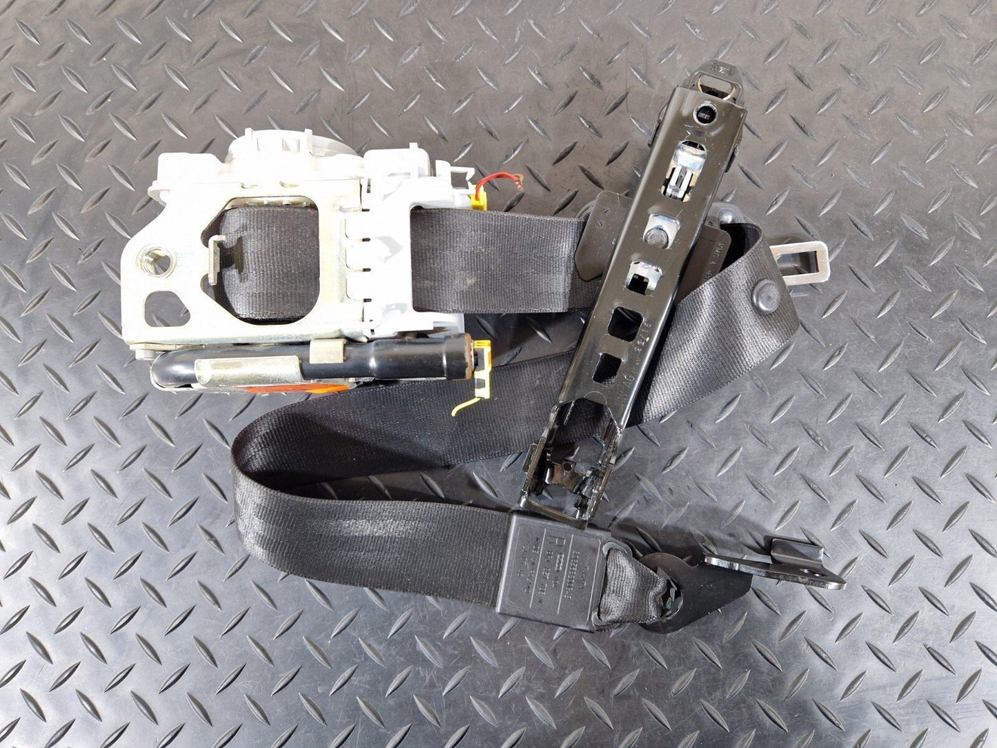 12-17 AUDI Q5 S-LINE GENUINE OEM REAR RIGHT SEATBELT 8R1857706N