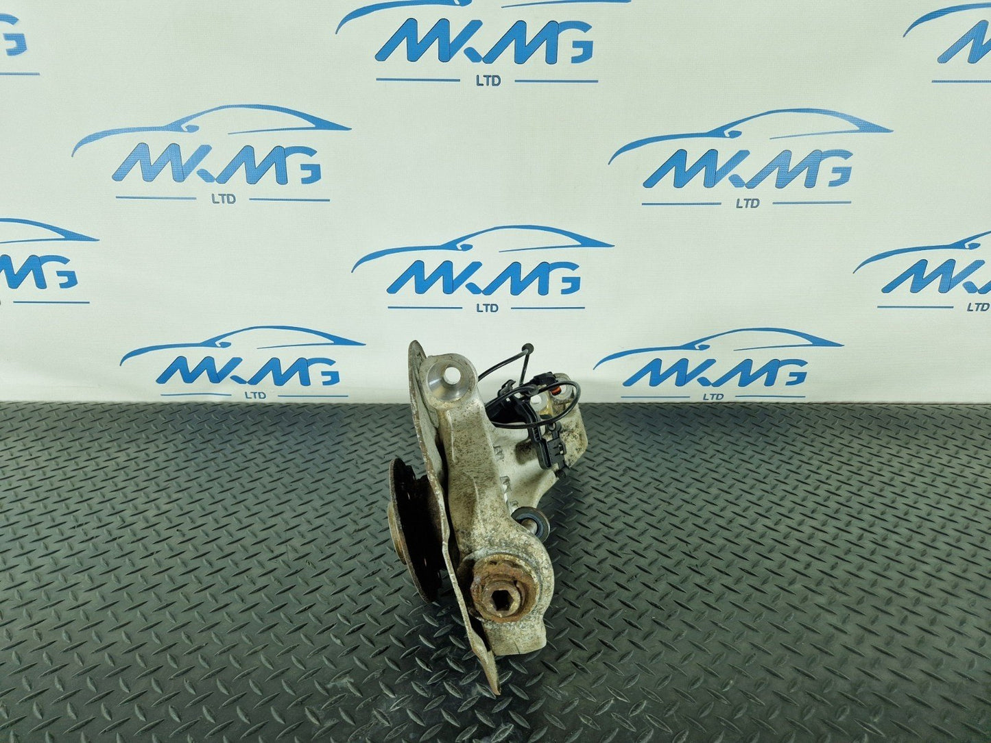 11-19 MERCEDES BENZ ML W166 FRONT RIGHT DRIVER O/S WHEEL HUB W16610