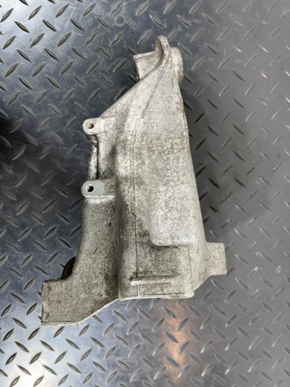 14-21 MERCEDES BENZ C300h W205 ENGINE SUPPORT MOUNT BRACKET RIGHT A6512234304