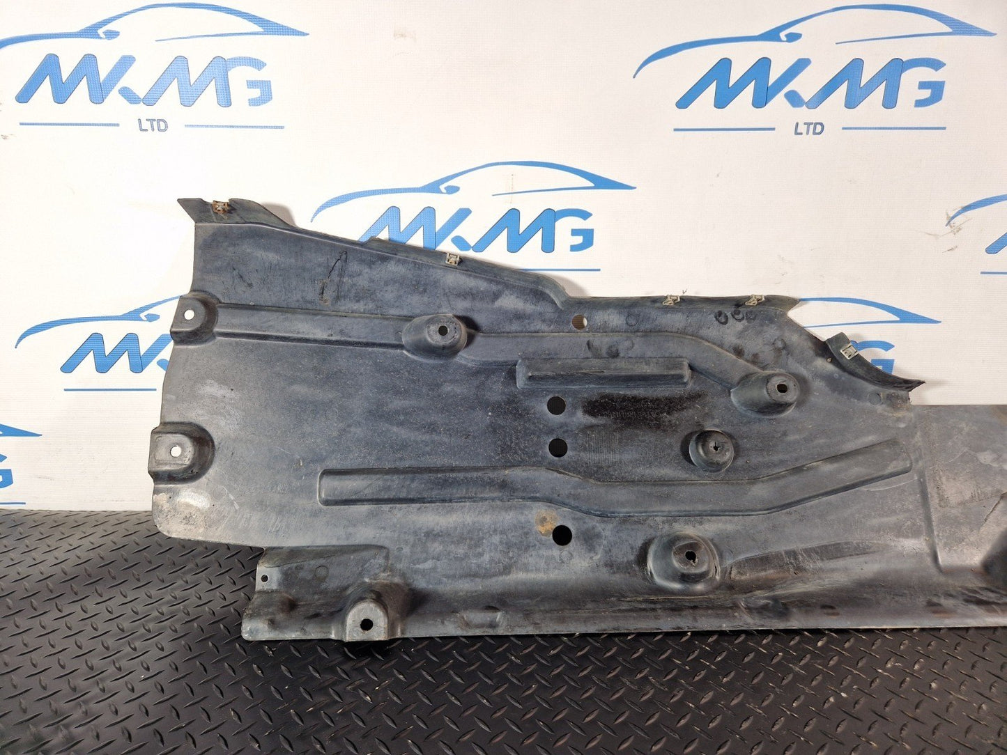 16-19 MERCEDES BENZ GLE W166 GENUINE SUBSTRUCTURE RIGHT O/S COVER A1666800108