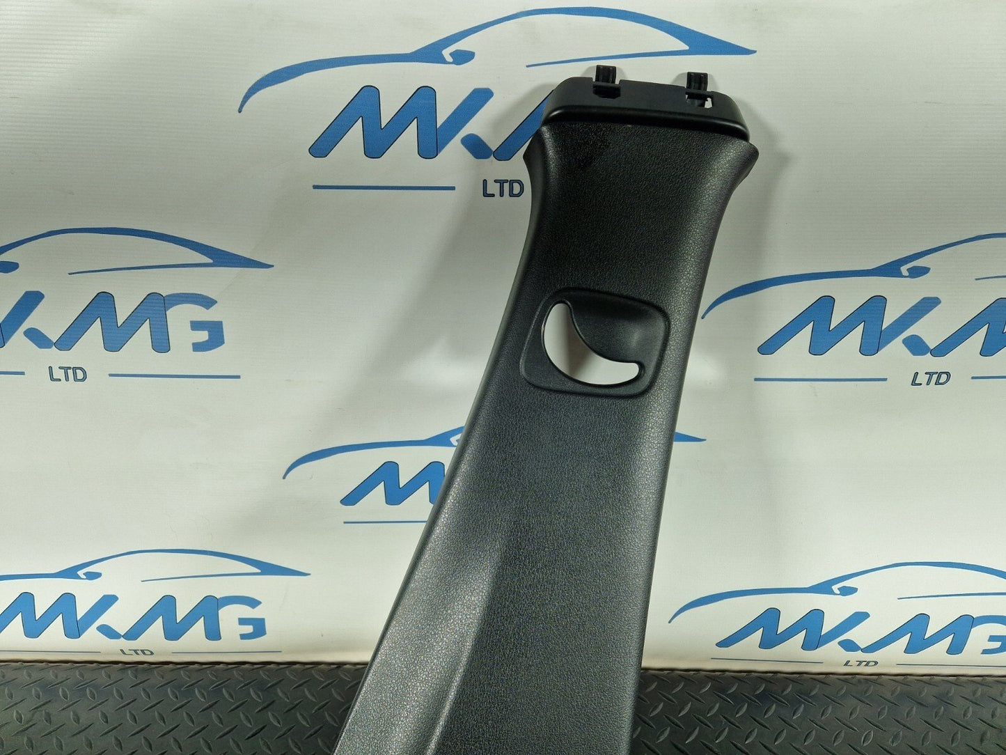 18-ON MERCEDES A CLASS W177 RIGHT DRIVER SIDE B-PILLAR TRIM PANEL A1776900300