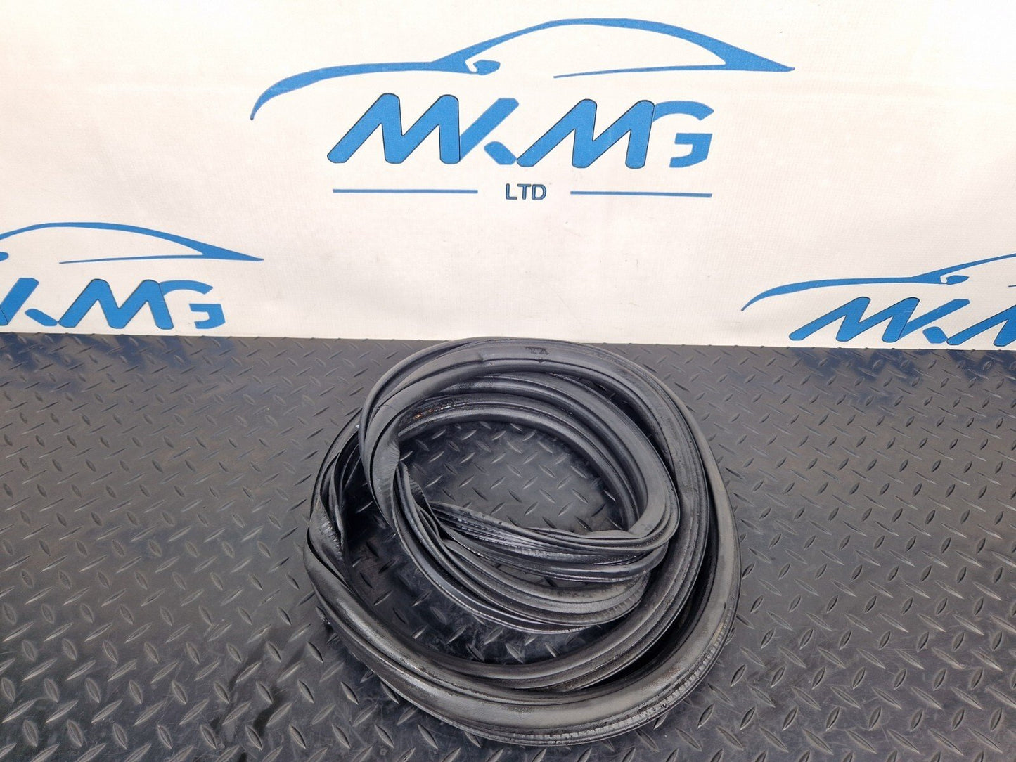 16-19 AUDI A4 B9 Rear Right or Left Door Rubber Seal 8W5833721B