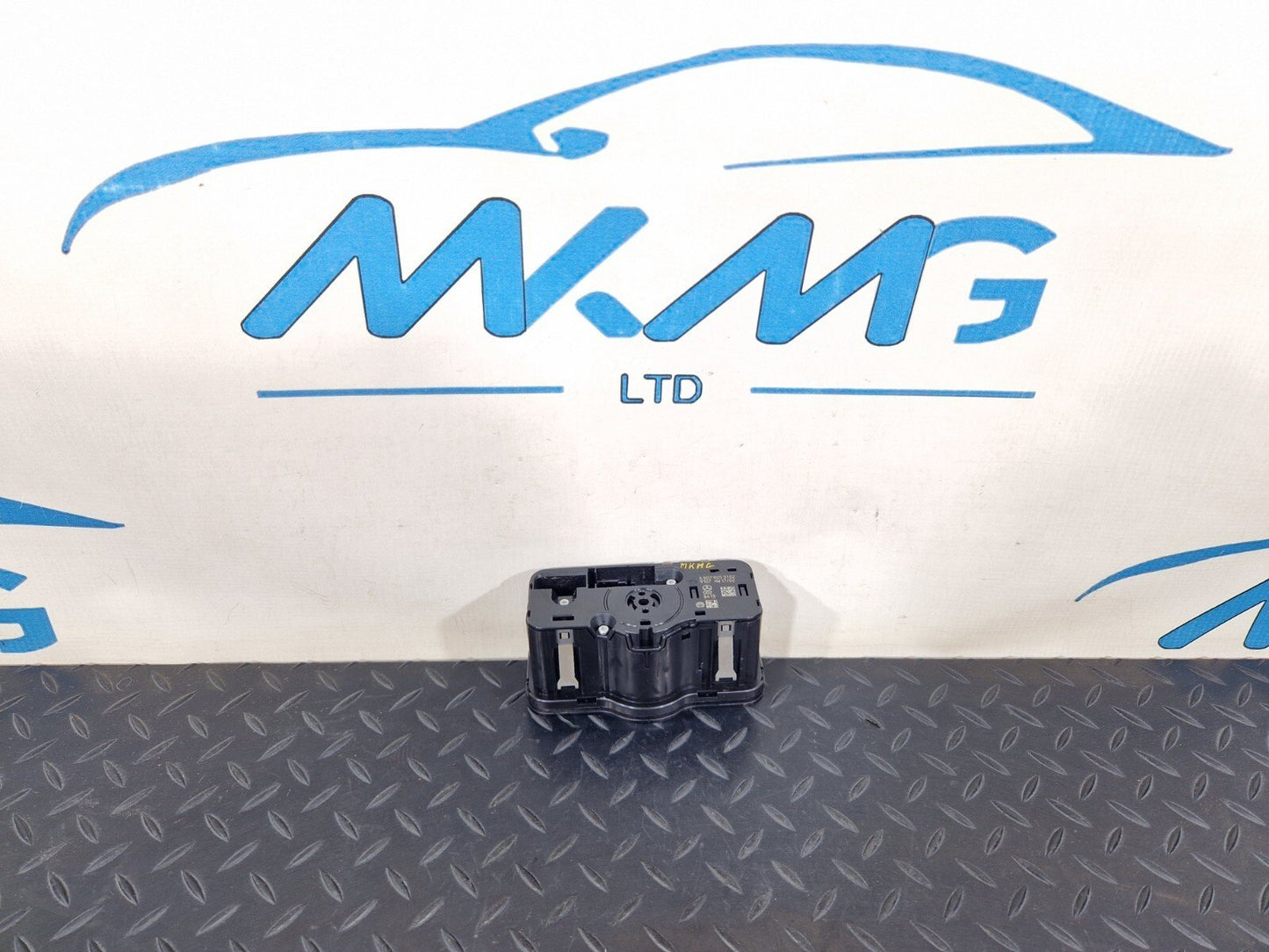 Mercedes-Benz Sprinter W907 Genuine Headlight Control Switch A9079053102