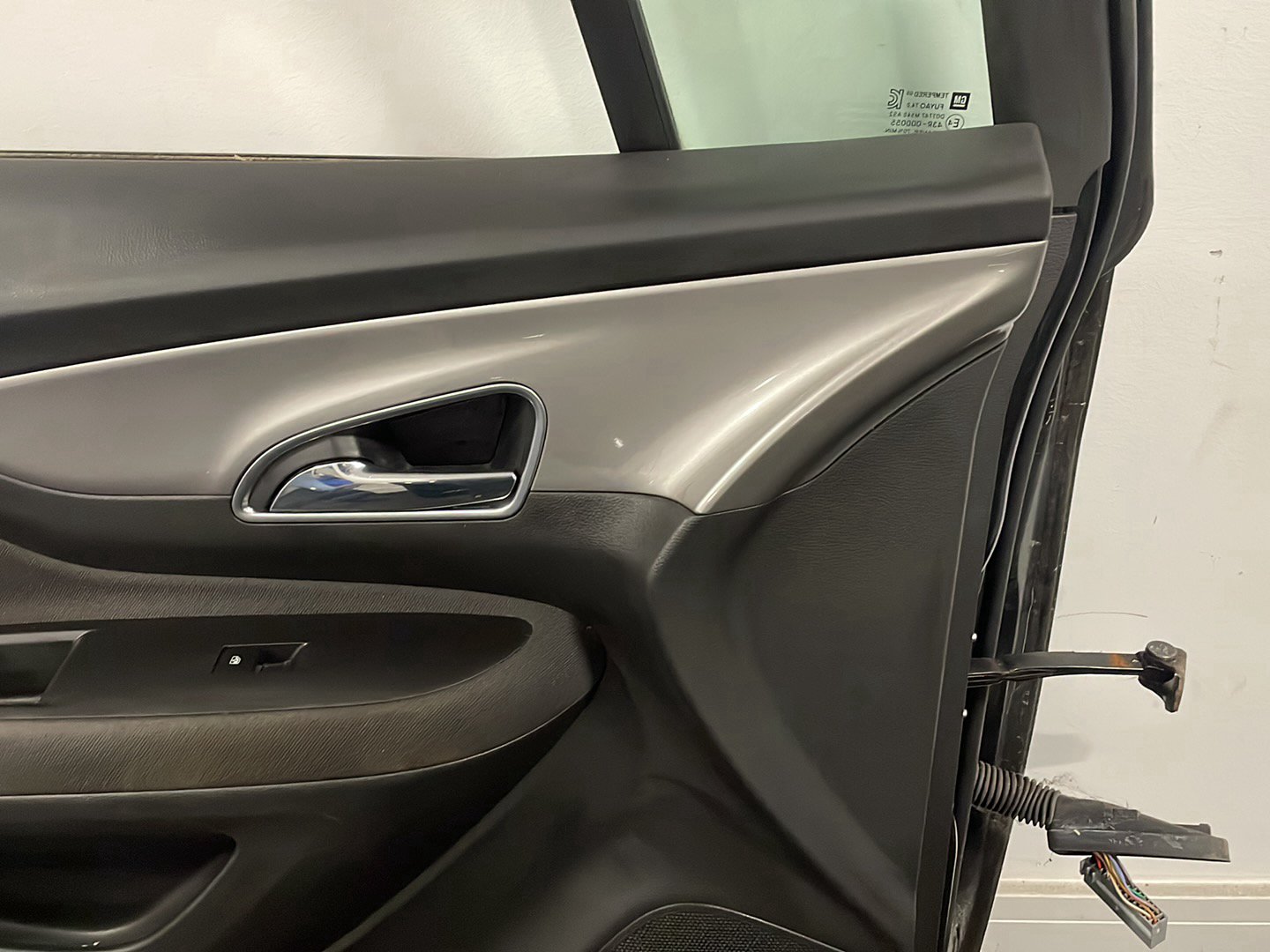 Vauxhall Mokka MK1 (G1U0) SUV Front Left NS Passenger Complete Door in Black GAR