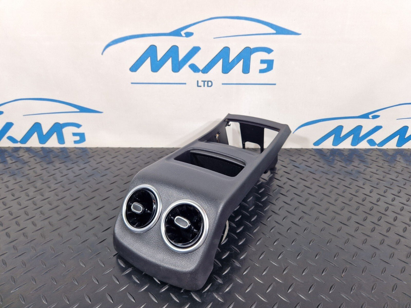 19-ON MERCEDES BENZ B CLASS W247 REAR CENTER CONSOLE TRIM & AIR VENT A2476803001