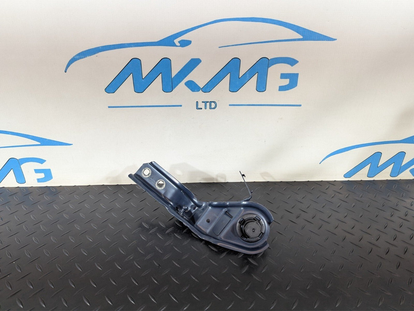 16-22 BMW X1 F48 GENUINE FRONT RIGHT DRIVER SIDE BONNET STRUT BRACKET 7355992