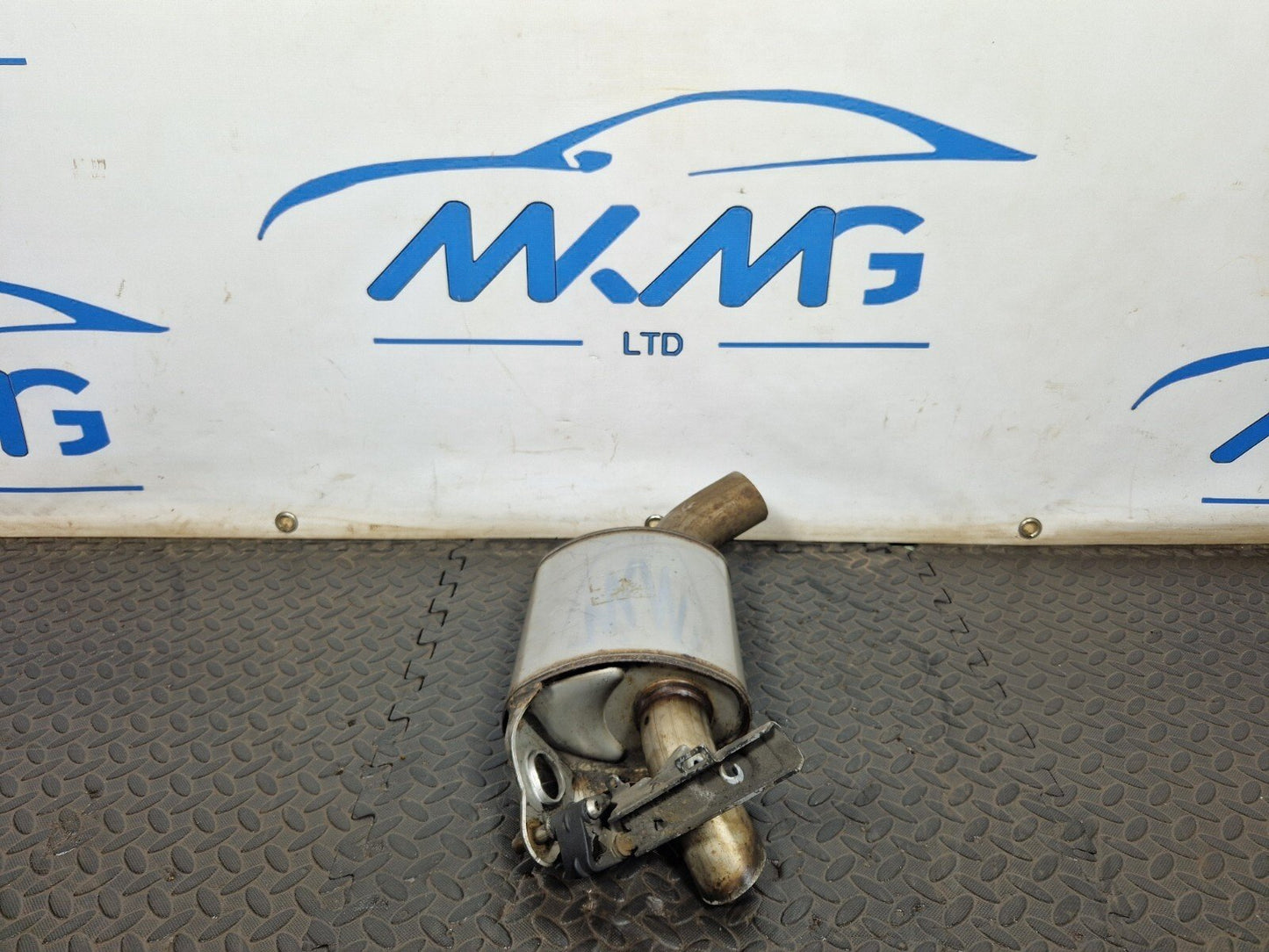 MERCEDES BENZ C CLASS W205 C220 REAR EXHAUST BOX SILENCER A2054911701