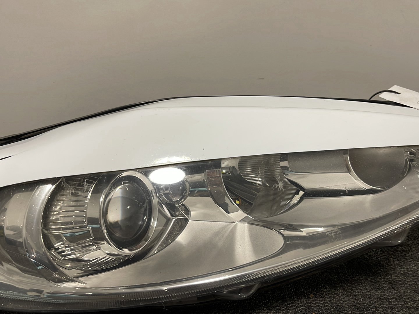 Ford Fiesta MK7 Hatchback Genuine Front Right O/S Driver Headlight 254182-00R