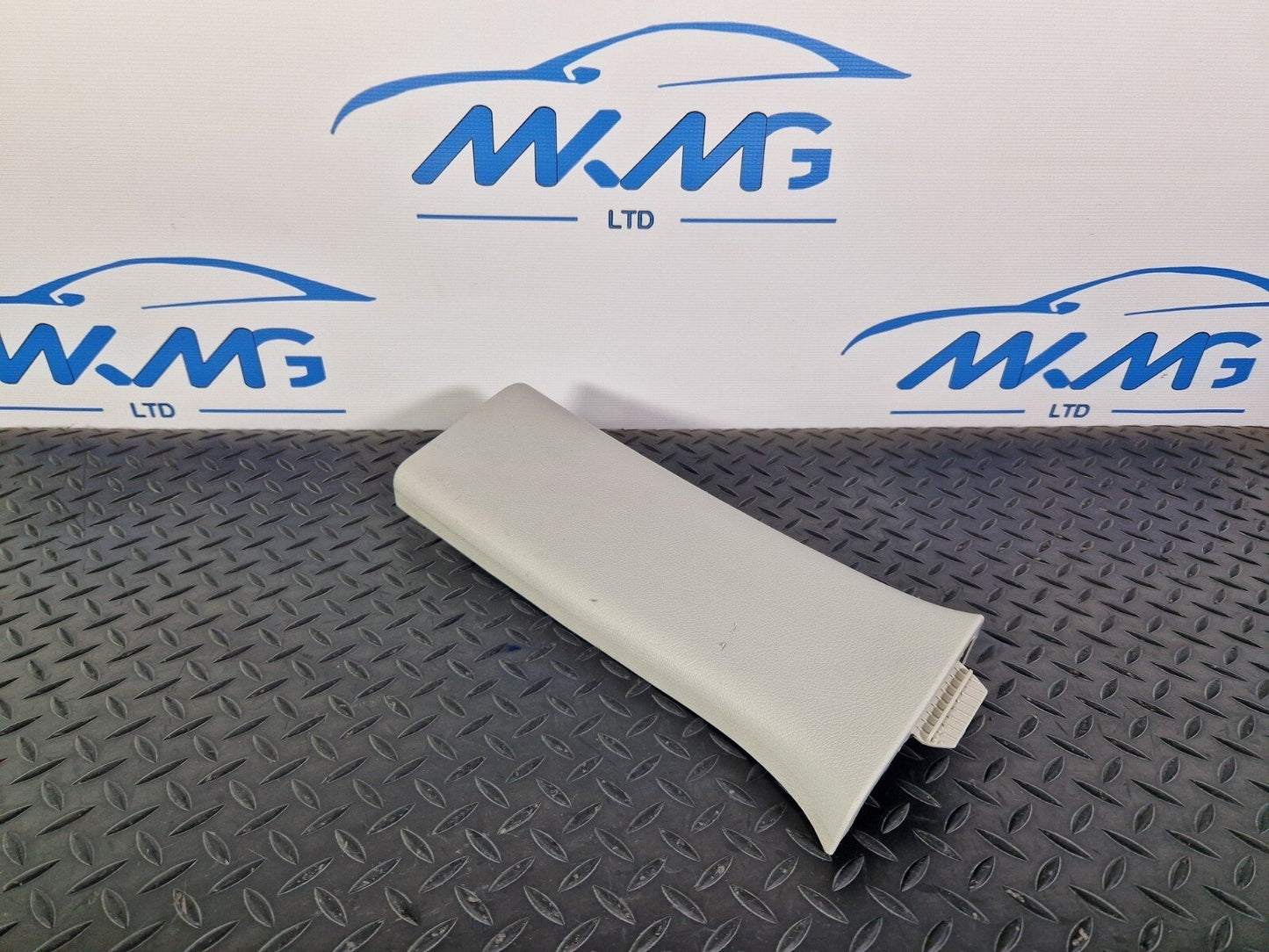 14-23 MERCEDES BENZ VITO W447 RIGHT DRIVER INTERIOR B-PILLAR TRIM A4476907025