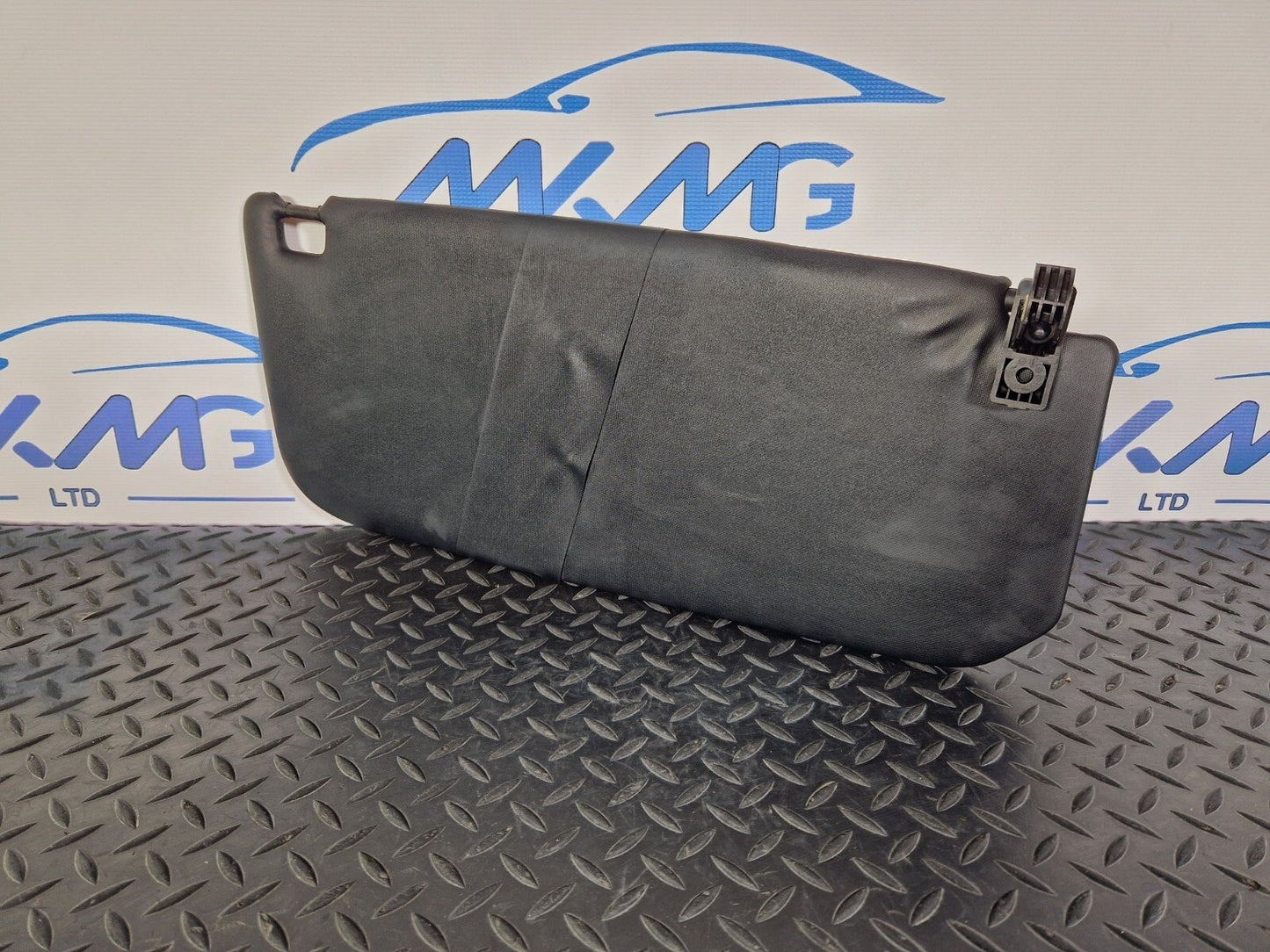 18-ON MERCEDES BENZ SPRINTER W907 W910 RIGHT DRIVER SIDE SUN VISOR A9108102501