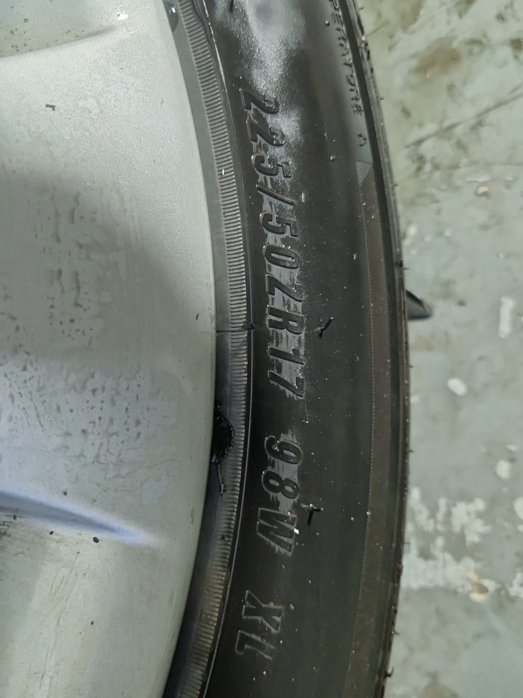 Vauxhall Insignia MK1 (A) (3700) 17" Alloy Wheel with Tyre 225/50/17 6mm
