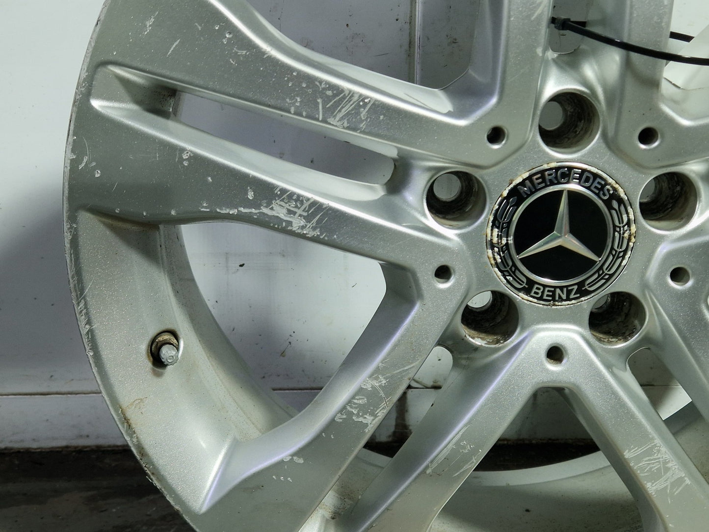 Mercedes-Benz GLA 18" 5 Double Spoke Alloy Wheel 7Jx18 ET46 A1564011300 Genuine