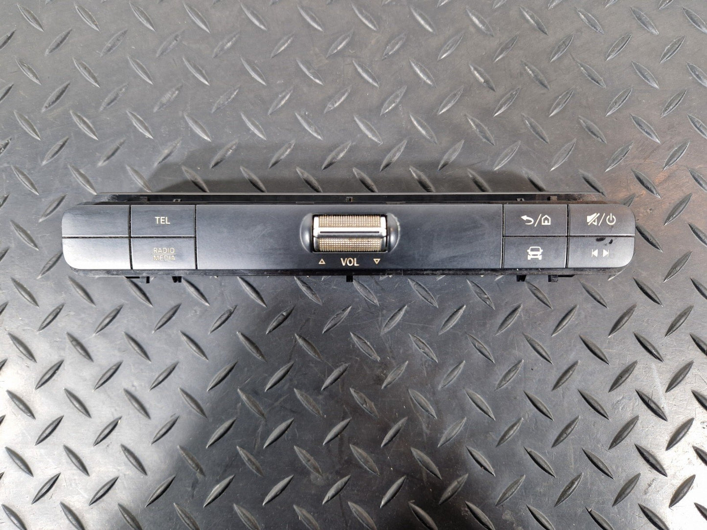 18-ON MERCEDES SPRINTER W907 W910 OEM RADIO CONTROL SWITCH PANEL A9079002203