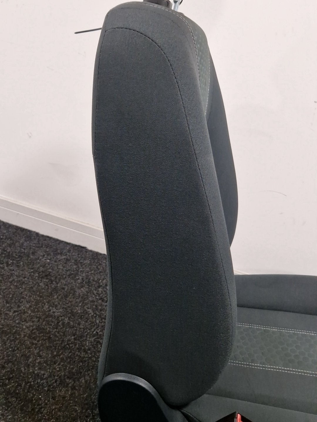 Ford Fiesta MK7 (B299) Hatchback Left Front Seat