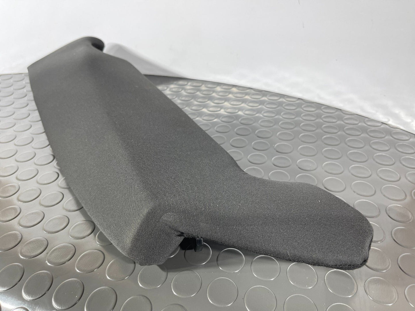 16-19 AUDI A4 B9 ESTATE GENUINE REAR LEFT PASSENGER SIDE CLOTH BOLSTER 8W0885703