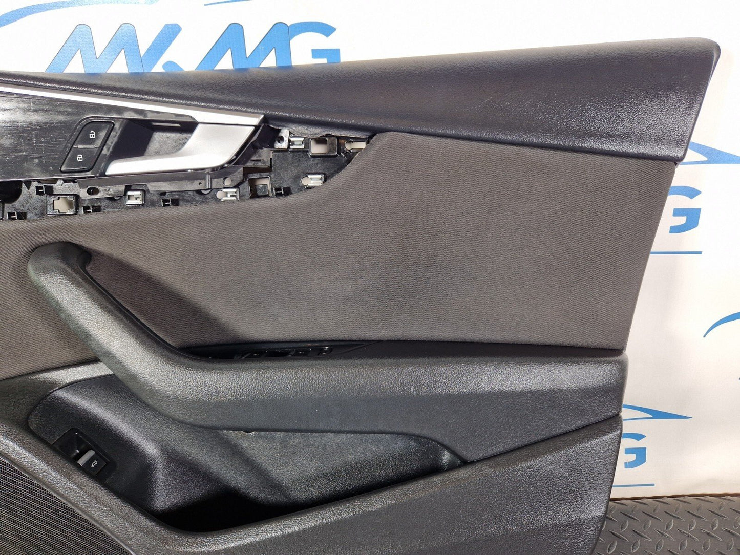 16-19 AUDI A4 B9 GENUINE FRONT DRIVER SIDE DOOR CARD PANEL 8W0867118