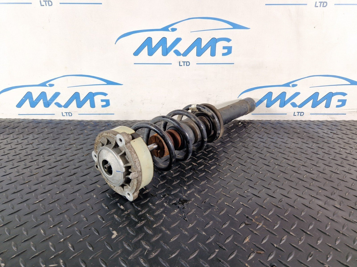 16-19 AUDI A4 B9 FRONT SHOCK ABSORBER FITS LEFT & RIGHT SIDES 8W0413031AA