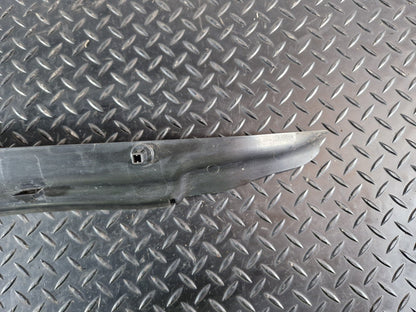 10-18 VW TOUAREG 7P GENUINE RIGHT FRONT FENDER END TRIM 7P6821112B