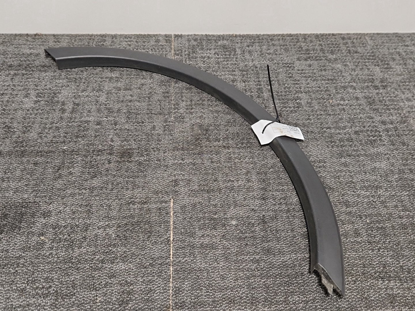 Vauxhall Mokka MK1 (G1U0) SUV Rear Left N/S Wheel Arch Moulding 95164505