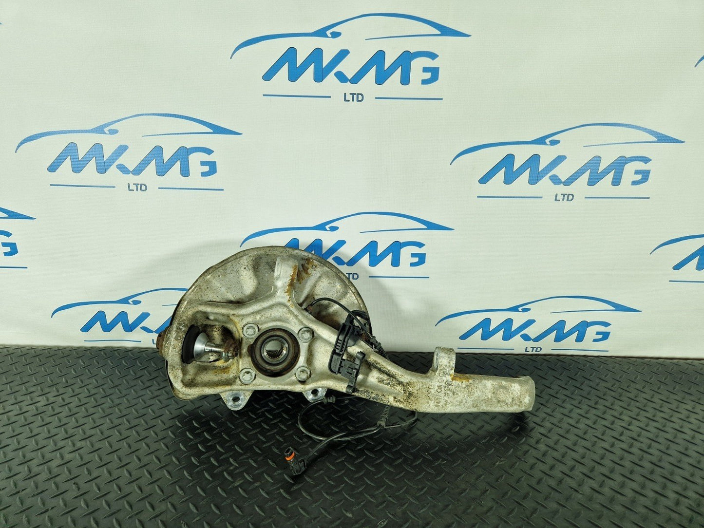 11-19 MERCEDES BENZ ML W166 FRONT RIGHT DRIVER O/S WHEEL HUB W16610