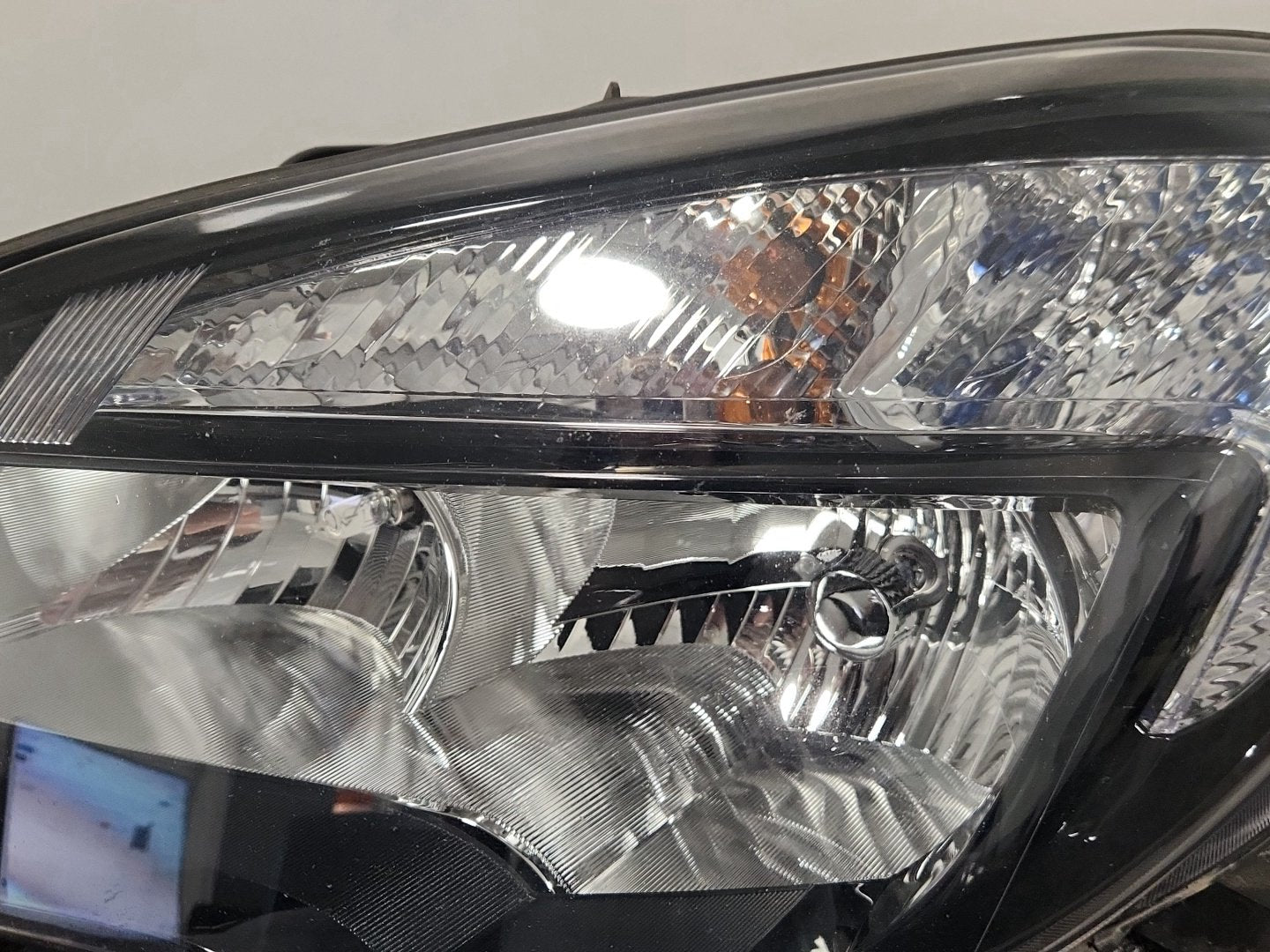 Vauxhall Mokka MK1 (G1U0) SUV Genuine Front Left NS Passenger Headlight 42435927